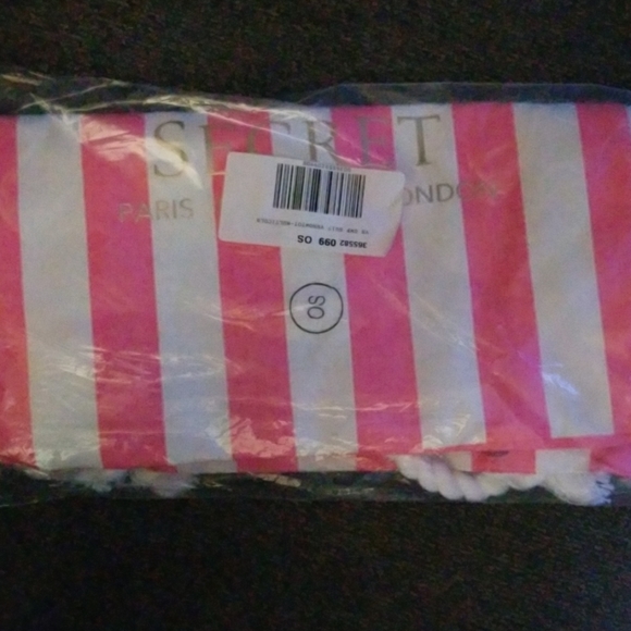 🦋VICTORIA'S SECRET TOTE - Picture 2 of 5